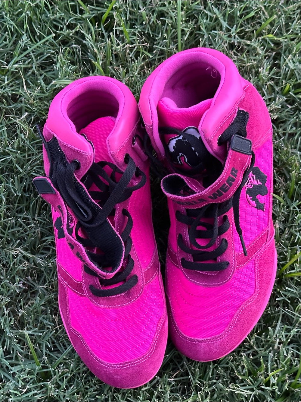 Gorilla Wear Women's High-Top Gym Trainers – Vibrant Pink size 8.5